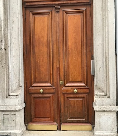 Réparation bas de porte bois massif